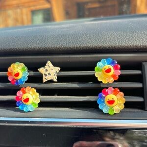 Bundle of 4 flower clips